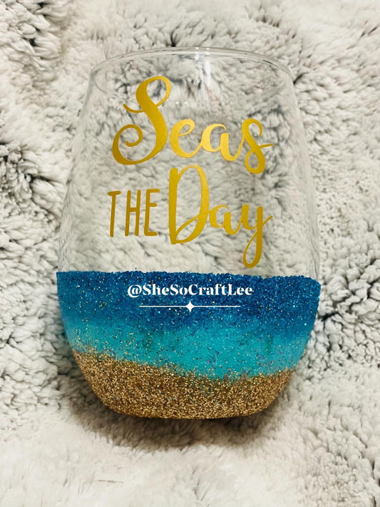 Seas The Day Glitter Peek-a-boo Wine Glass